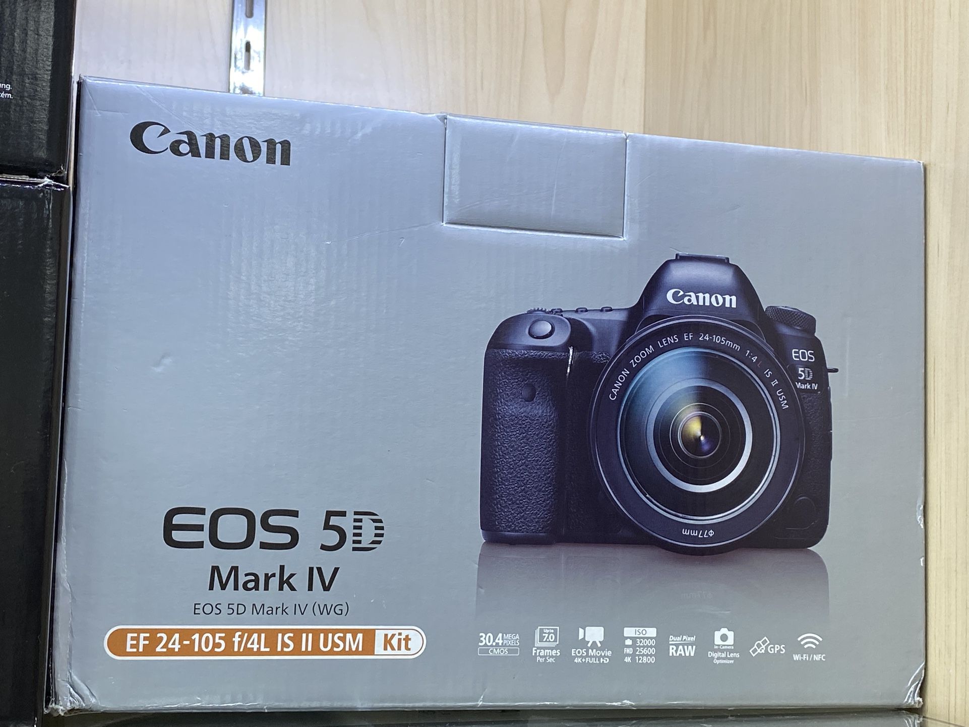 Canon 5D Mark IV // EF 24 105mm F4 II