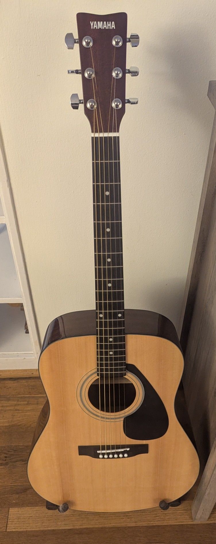 YAMAHA FD01S Solid Top Acoustic Guitar With Cover And Stand