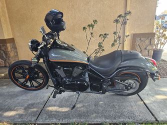 Kawasaki volcan 900 custom motorcycle