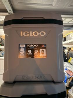Igloo MaxCold Latitude 62 Roller Cooler