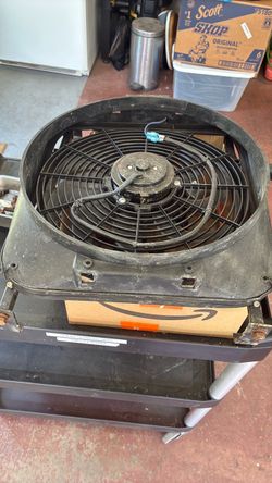 Electric fan with shroud