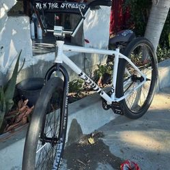 Street Co Trade For Throne 