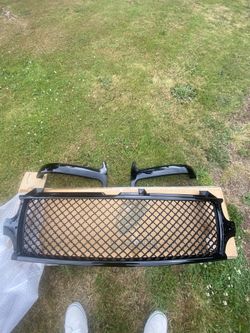 Grill for 1999 To 2004 Chevy/gmc truck/suv