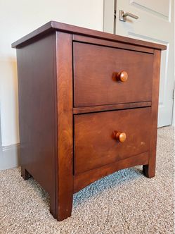 Solid wood 2-drawer chest, 22”*24”