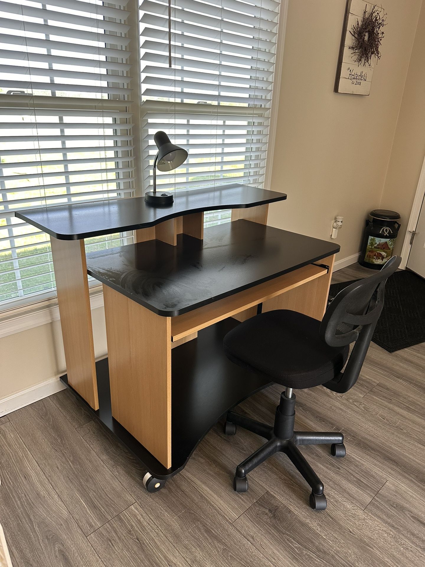 Desk & Chair 