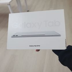 Samsung Galaxy Tab S9 FE+ 12.4" With S-Pen (WiFi) 256GB + 12GB RAM Silver Brand New