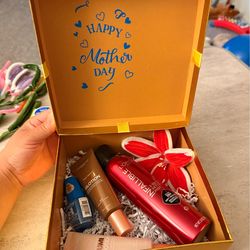 Beautiful L'Oréal Paris Beauty Gift Set – Ready to Give!
