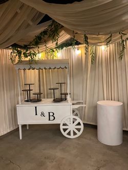 Dessert cart