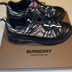 Authentic Burberry Men’s Arthur Checker Sneaker Size 11 Rare
