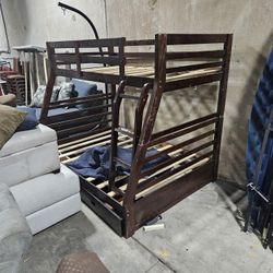 Used Twin / Full Bunkbed 