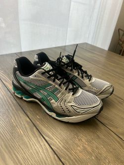 ASICS Gel Kayano 14 size 13