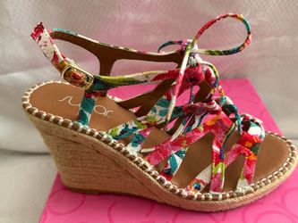 Brand New in Box (NIB) Sugar "Hunnies" Floral Canvas Strappy Espadrille Wedges!