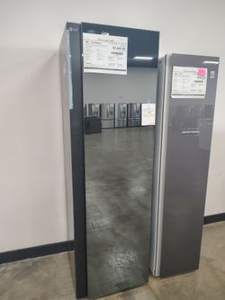 LG Styler Smart Steam Closet With TrueSteam Technology, Dynamic moving hangers and built in