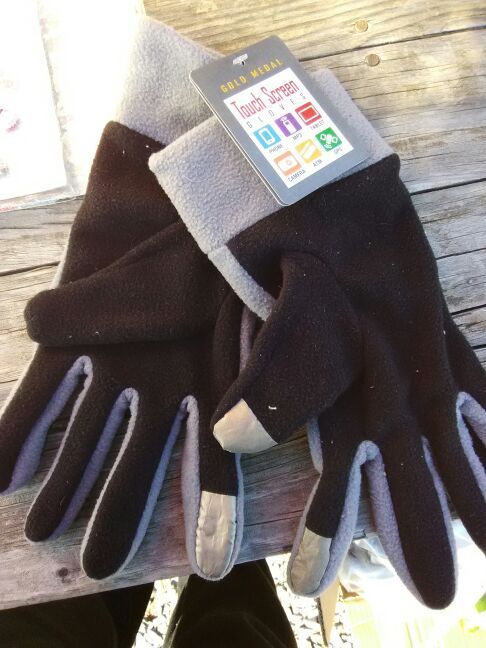 Touch screen gloves