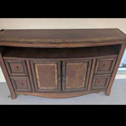 credenza/stand
Solid  stand.  
