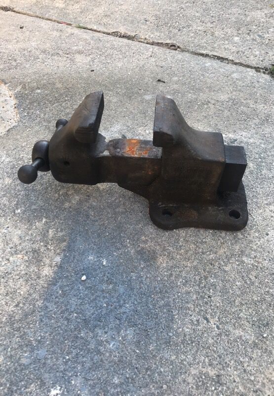Vise made by reed