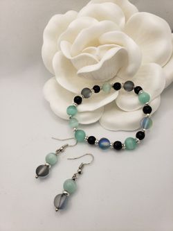 Green Shimmer Stretch Bracelet And Earrings