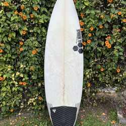 Surfboard 5’7