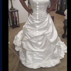 Wedding Dress *Never Worn*