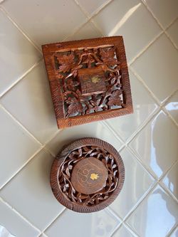Set of 2 wooden trivets