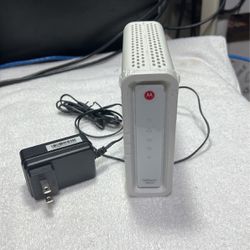 Motorola Surfboard High Speed Docis 3 Cable Modem SB6141 White With Power Adapter $25.00