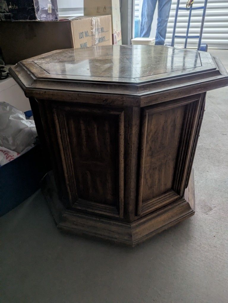 Thomasville Octagon End Table