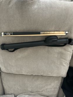 Pool cue and case