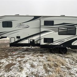 2020 Eclipse Attitude 5th Wheel Toy Hauler 2814ss
