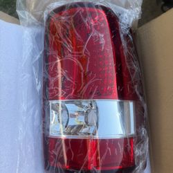 00-06 Chevy Tahoe Yukon Red Clear Tail Lights