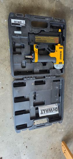 Finish nailer