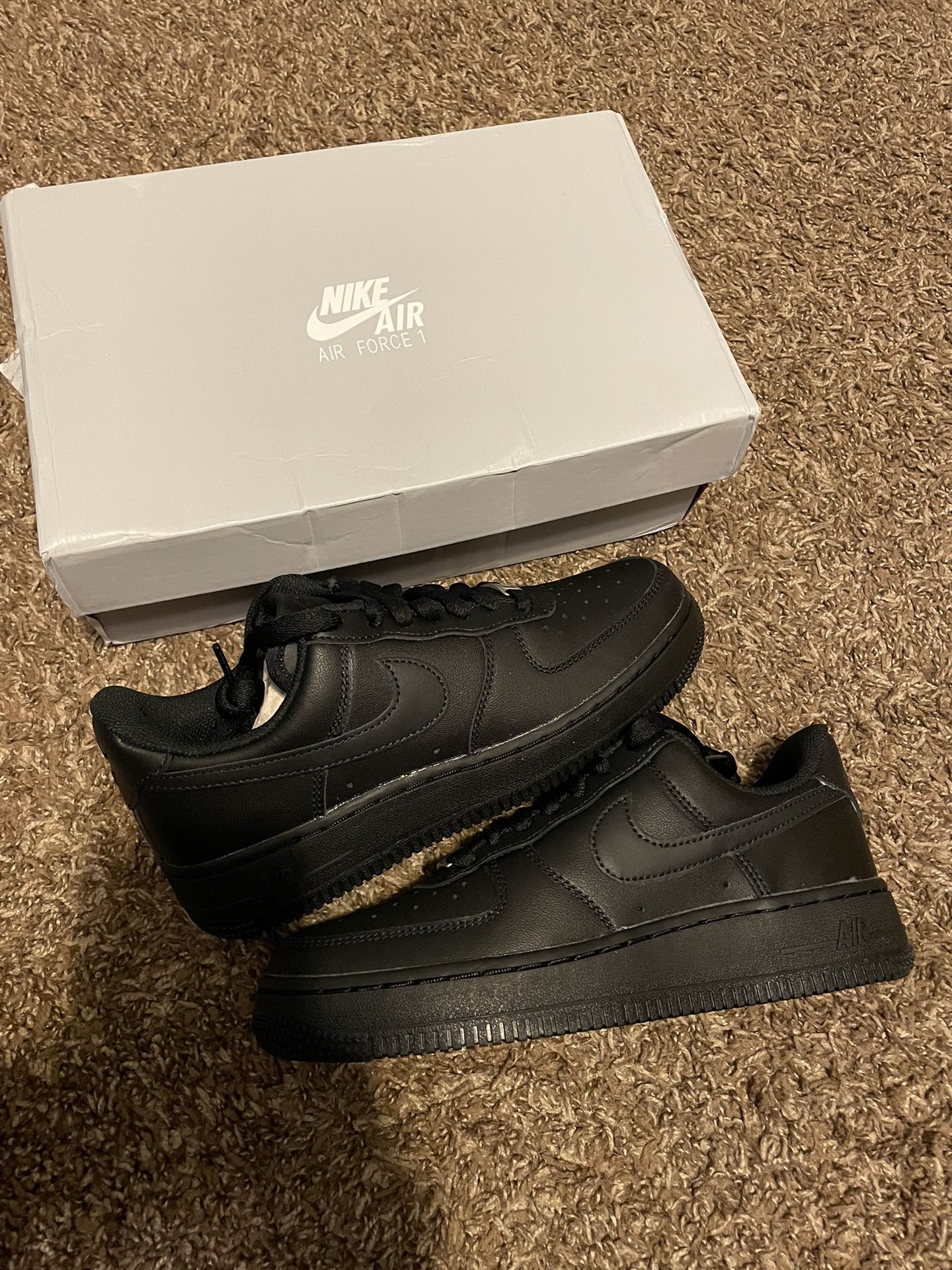 Nike Air Force 1 Black WMNS Size 5.5 And 6 for Sale in Parma, OH - OfferUp
