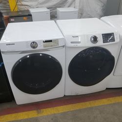 Washing Machine And Dryer Set.  /   Lavadora Y Secadora Set