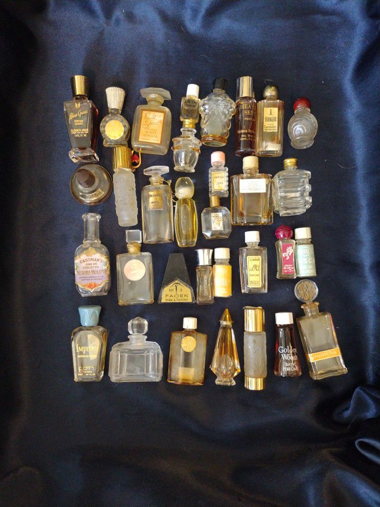30 Mini VINTAGE Perfume bottles - Early 1900's To 1940's for Sale in  Federal Way, Washington - OfferUp