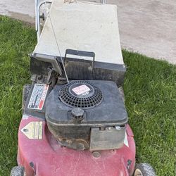 Toro  Gas Lawn Mower Oldie But Goodie  PLEASE READ FULL DESCRIPTION.