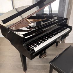 Samick Petite Grand Piano, Black  (has Speakers And 1983 Player System)