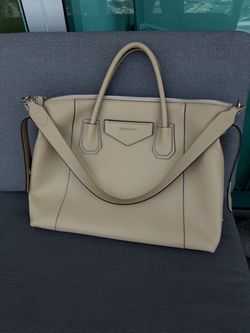 Givenchy Medium Antigona Soft Bag in Beige
