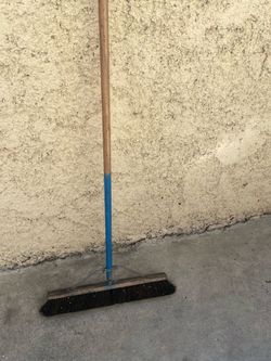 Push broom heavy duty
