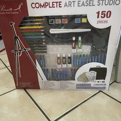 Pennelli Art Easel Studio 