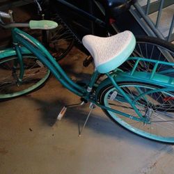 Women's Schwinn 26 Inch Bike - Clean, Used
