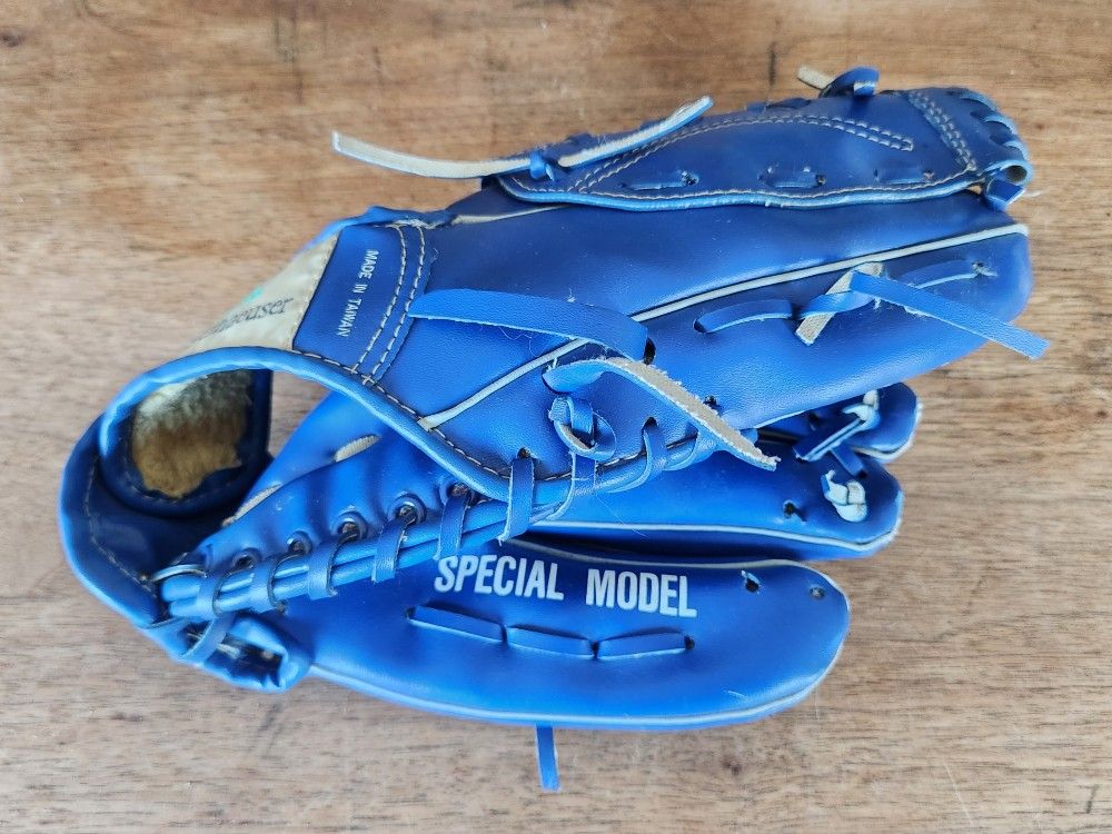 Baseball Mitt / Small / Little Leage