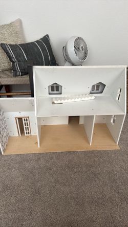 Hearth and hand doll house
