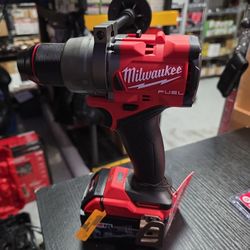 Milwaukee M18 Fuel Hammer Drill And 5ah Battery