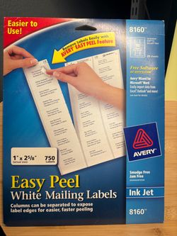 Assortment of Avery labels