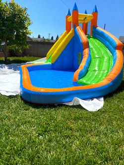 NOT A SERVICE - kids water inflatable with slide