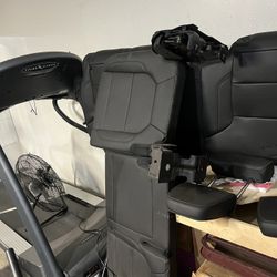 Silverado 2020 + Rear Leather Back Seat 