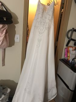David’s bridal wedding dress size 10