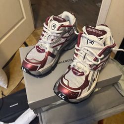 Balenciaga runners 