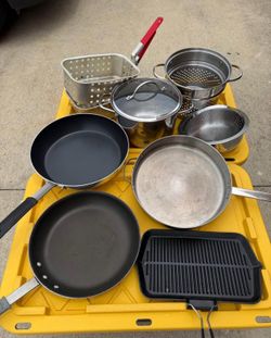 Large cookware bundle in good condition.