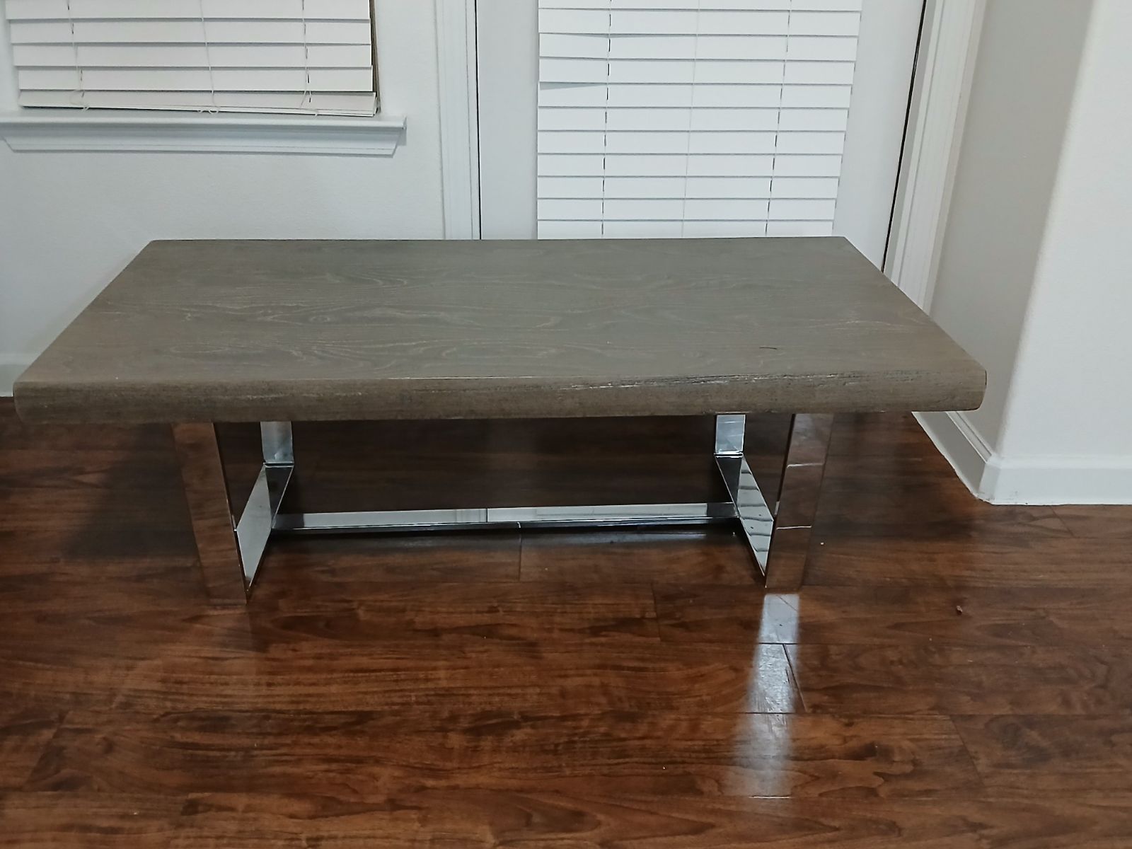 Table With 2 Matching End Tables