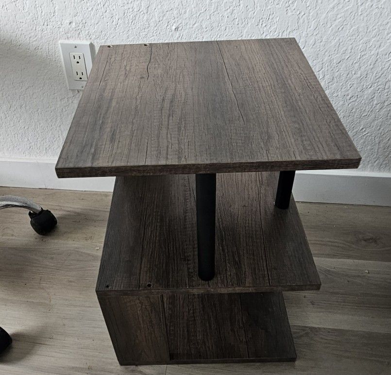 Mesa Auxiliar con Estantes Ideal Dormitorio, Sala.